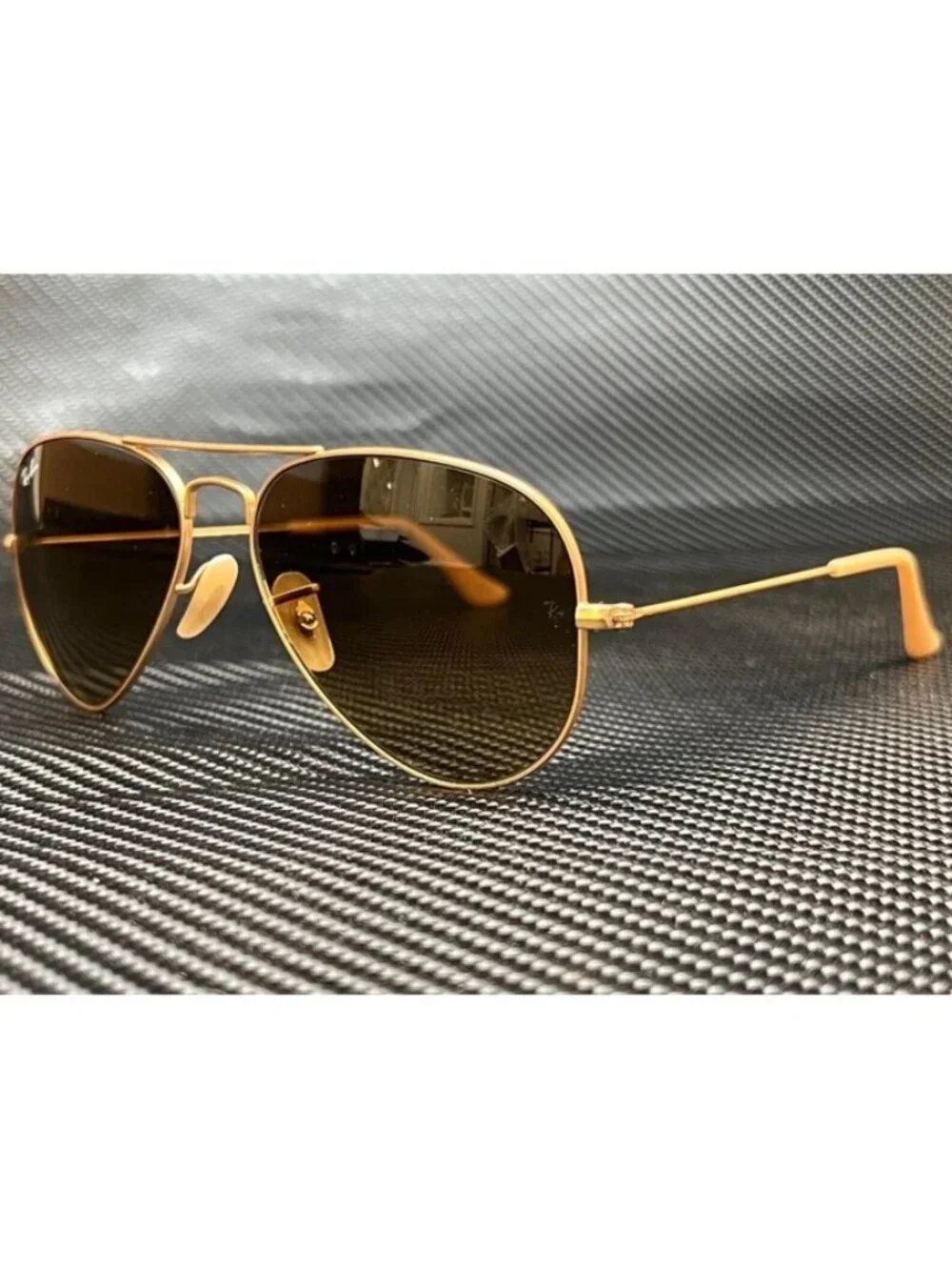 New Ray Ban Men  Gold Sunglasses  55- 14- 135